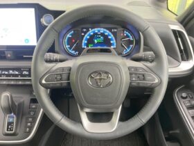 
									TOYOTA Noah S-Z Pearl White 2023′ CCZVI full								