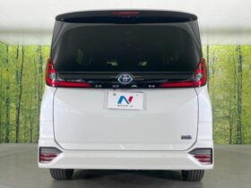 
									TOYOTA Noah S-Z Pearl White 2023′ CCZVI full								
