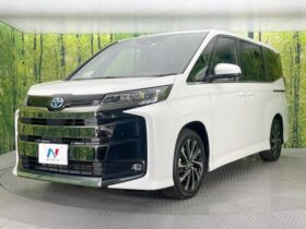 
									TOYOTA Noah S-Z Pearl White 2023′ CCZVI full								