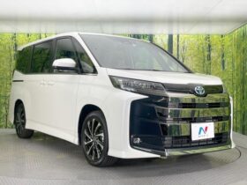 
									TOYOTA Noah S-Z Pearl White 2023′ CCZVI full								