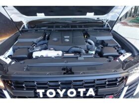 
									TOYOTA Land Cruiser Wagon GR Sport Pearl White 2023′ CD0BG full								