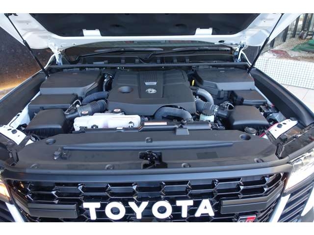 TOYOTA Land Cruiser Wagon GR Sport Pearl White 2023′ CD0BG