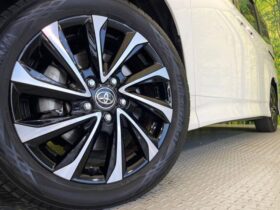 
									TOYOTA Noah S-Z Pearl White 2023′ CD3BI full								