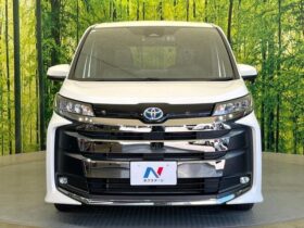 
									TOYOTA Noah S-Z Pearl White 2023′ CD3BI full								