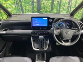 
									TOYOTA Noah S-Z Pearl White 2023′ CF3RC full								
