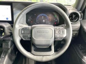 
									TOYOTA Land Cruiser Wagon VX Black 2024′ CF42E full								