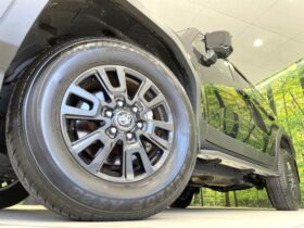 
									TOYOTA Land Cruiser Wagon VX Black 2024′ CF42E full								