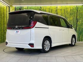 
									TOYOTA Noah S-G Pearl White 2023′ CF45X full								