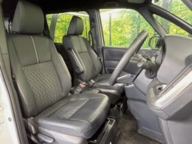 
									TOYOTA Noah S-Z Pearl White 2023′ CF493 full								