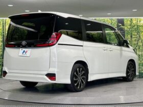 
									TOYOTA Noah S-Z Pearl White 2023′ CF493 full								