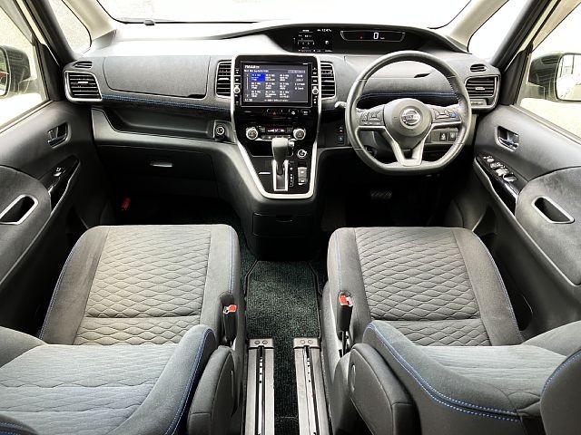 NISSAN Serena Autech Sport Specs Pearl White 2018′ CF85S