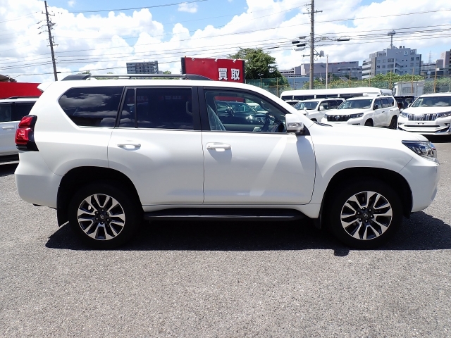 TOYOTA Land Cruiser Prado TX L Package Sunroof Pearl White 2022′ CH1FP