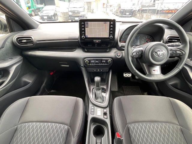 TOYOTA Yaris RS White 2022′ CH95W