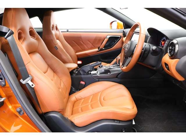NISSAN GT-R Premium Edition Orange 2020′ CHAM6