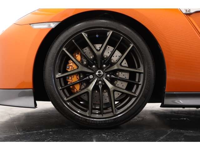 NISSAN GT-R Premium Edition Orange 2020′ CHAM6