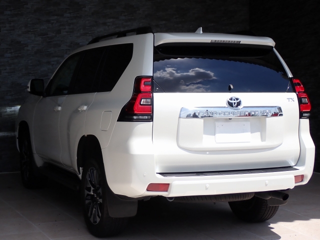 TOYOTA Land Cruiser Prado TX L Package Sunroof 7 Seater Pearl White 2021′ CJ6E3