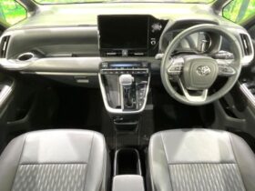 
									TOYOTA Noah S-Z Black 2025′ CJEJ8 full								