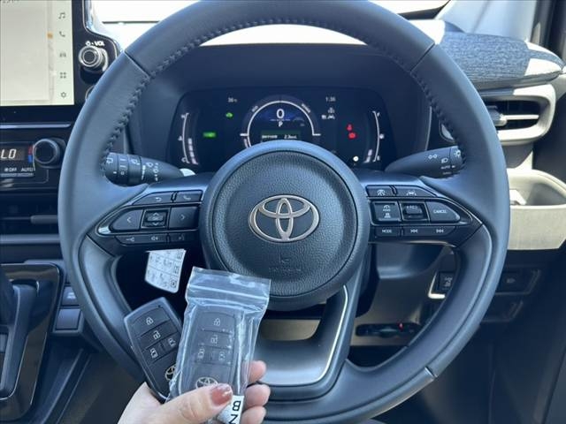 TOYOTA Sienta Hybrid Z  Late  10.5 Inch Full Seg Black 2025′ CJIV8