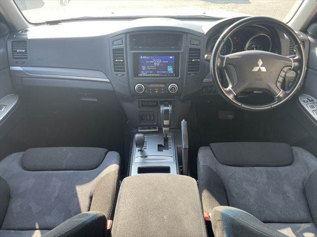 MITSUBISHI Pajero Long EXCEED D-TBO Pearl White 2013′ CLNOS
