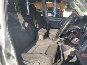 
									MITSUBISHI Pajero Long EXCEED D-TBO Pearl White 2013′ CLNOS full								
