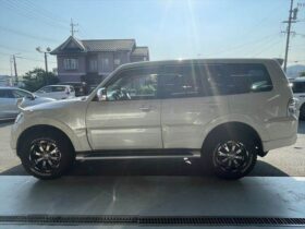 
									MITSUBISHI Pajero Long EXCEED D-TBO Pearl White 2013′ CLNOS full								