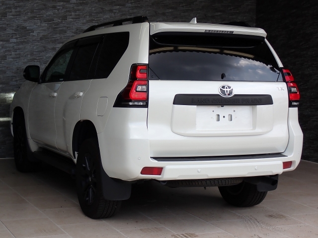 TOYOTA Land Cruiser Prado TX L Packet Matte Black Ed Pearl White 2023′ CNGSV