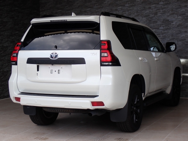 TOYOTA Land Cruiser Prado TX L Packet Matte Black Ed Pearl White 2023′ CNGSV