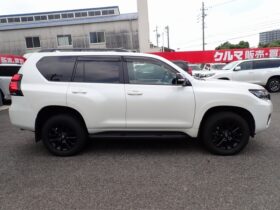 
									TOYOTA Land Cruiser Prado TX L Packet Matte Black Ed Pearl White 2023′ CNGSV full								