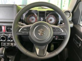 
									SUZUKI Jimny XC Pearl White 2025′ CNPI9 full								