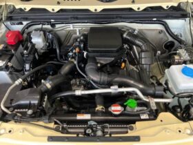 
									SUZUKI Jimny XC Pearl White 2025′ CNPI9 full								