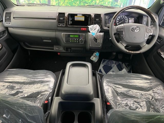 TOYOTA Hiace Van Super GL Dark Prime 2 Long Pearl White 2025′ CNPKS