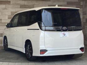 
									TOYOTA Voxy S-Z Pearl White 2024′ CNTT9 full								