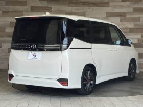 
									TOYOTA Voxy S-Z Pearl White 2024′ CNTT9 full								