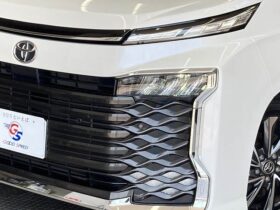 
									TOYOTA Voxy S-Z Pearl White 2024′ CNTT9 full								