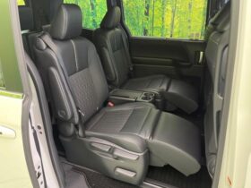 
									TOYOTA Noah S-Z Pearl White 2023′ CPUCA full								