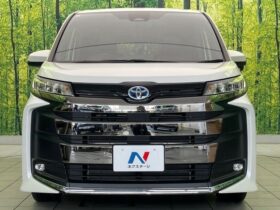 
									TOYOTA Noah S-Z Pearl White 2023′ CPUCA full								