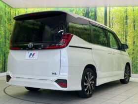 
									TOYOTA Noah S-Z Pearl White 2023′ CPUCA full								