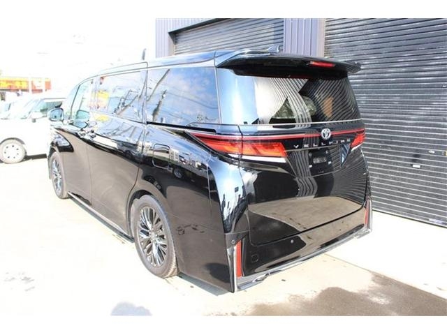 TOYOTA Vellfire 2.4 Z Premier 7-Person 4WD Black 2024′ CPYYY