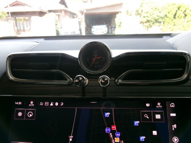 Bentley Bentley Bentayga V8 Mulliner Solid & Metallic Gray 2024′ CRQY2
