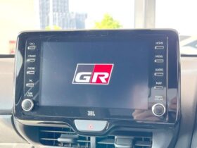 
									TOYOTA Yaris RZ High Performance Pearl White 2021′ CRYYX full								