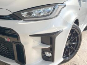 
									TOYOTA Yaris RZ High Performance Pearl White 2021′ CRYYX full								