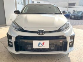 
									TOYOTA Yaris RZ High Performance Pearl White 2021′ CRYYX full								