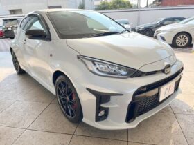 
									TOYOTA Yaris RZ High Performance Pearl White 2021′ CRYYX full								