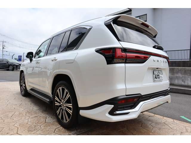 Lexus LX Base Grade Pearl White 2023′ CS00M