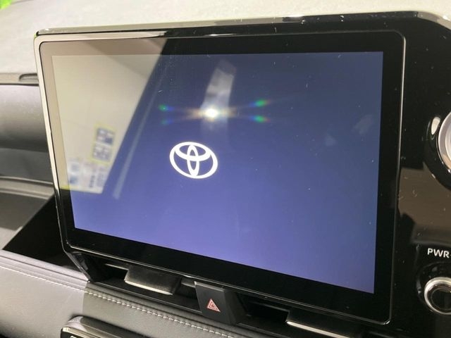 TOYOTA Noah S-Z White 2023′ CS0UK