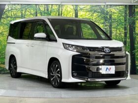 
									TOYOTA Noah S-Z White 2023′ CS0UK full								