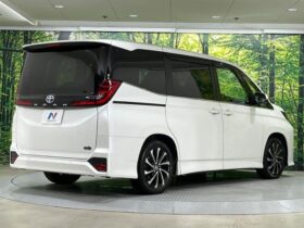 
									TOYOTA Noah S-Z White 2023′ CS0UK full								