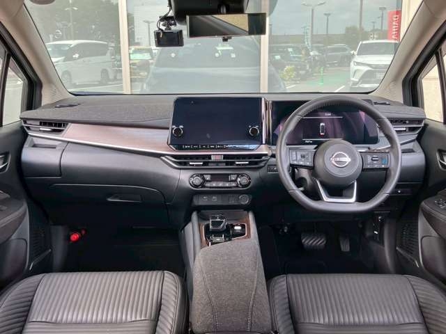 NISSAN AURA G Leather Edition Gold/Black 2024′ CS3S7
