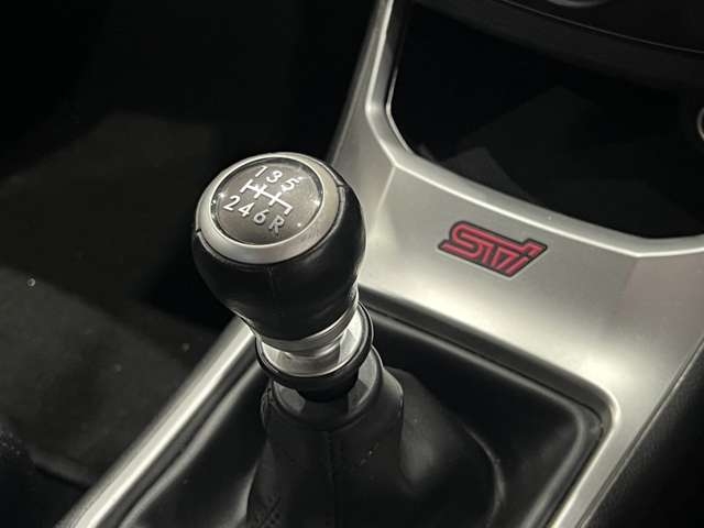 TOYOTA Impreza STi Pearl White 2011′ CS3W2