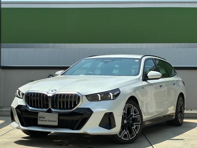 BMW 5 Series 523d xDrive M Sport Pearl White 2025′ CTW6J